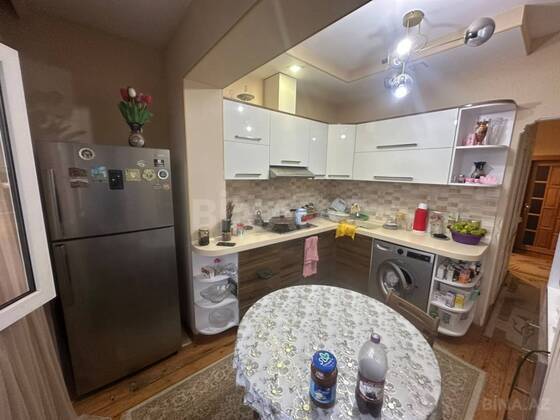 5 otaqlı Köhnə tikili, Bakıxanov q., Bakı