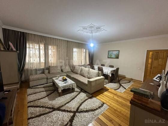 5 otaqlı Köhnə tikili, Bakıxanov q., Bakı