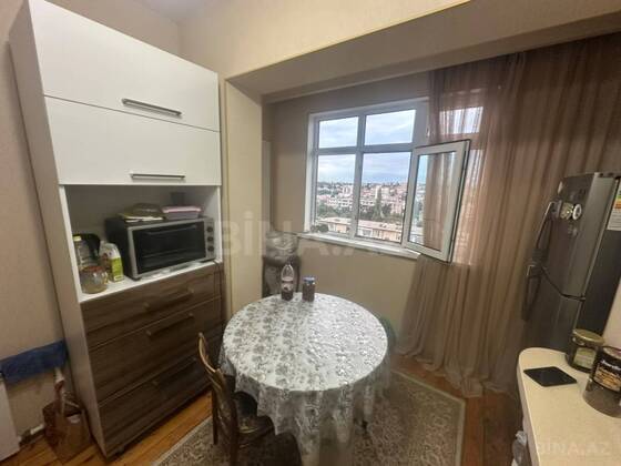 5 otaqlı Köhnə tikili, Bakıxanov q., Bakı