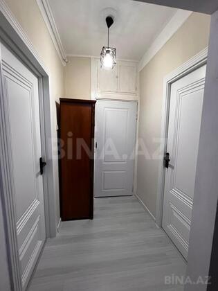 3 otaqlı Köhnə tikili, Memar Əcəmi m., Bakı