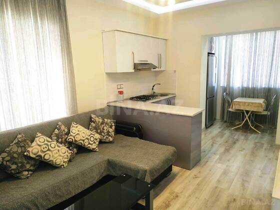 2 otaqlı Köhnə tikili, Elmlər Akademiyası m., Bakı