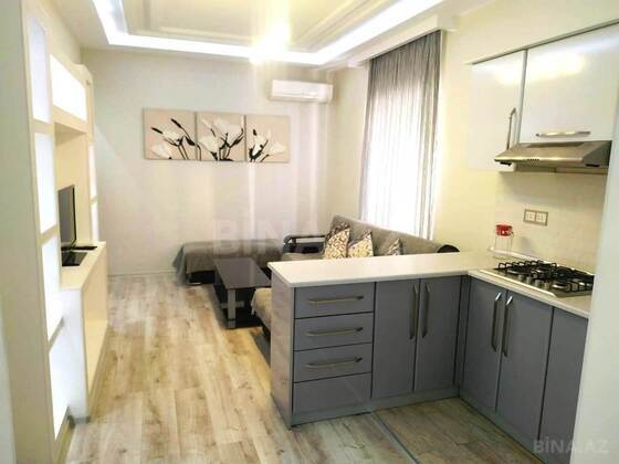 2 otaqlı Köhnə tikili, Elmlər Akademiyası m., Bakı
