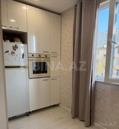 4 otaqlı Köhnə tikili, Bakmil m., Bakı