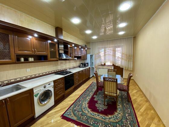 3 otaqlı Yeni tikili, Elmlər Akademiyası m., Bakı