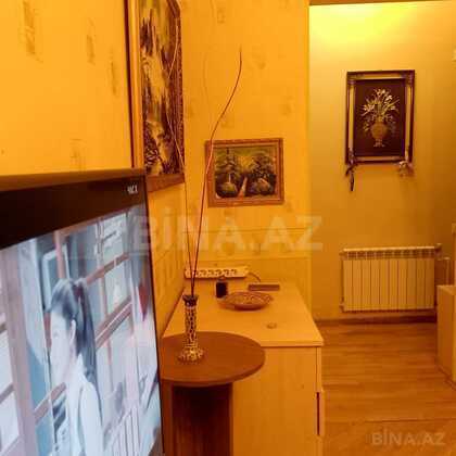 1 otaqlı Köhnə tikili, Nizami m., Bakı