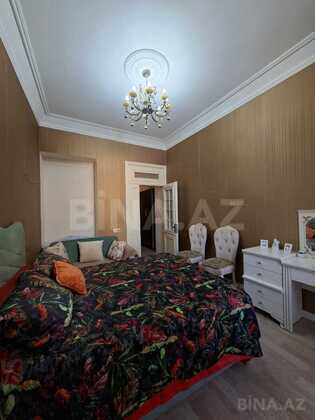 4 otaqlı Köhnə tikili, Nizami m., Bakı