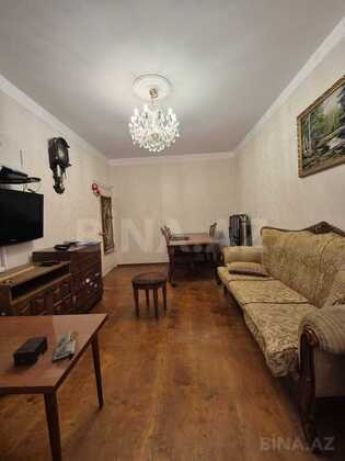 2 otaqlı Köhnə tikili, İnşaatçılar m., Bakı