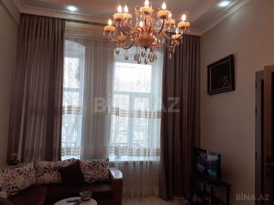 3 otaqlı Köhnə tikili, Sahil m., Bakı