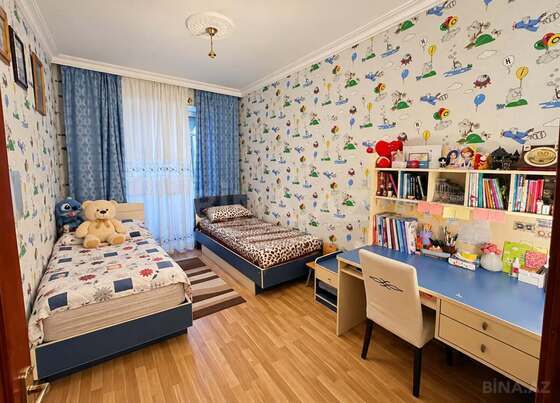 4 otaqlı Köhnə tikili, Xalqlar Dostluğu m., Bakı