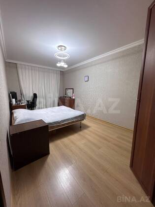 3 otaqlı Köhnə tikili, Həzi Aslanov m., Bakı