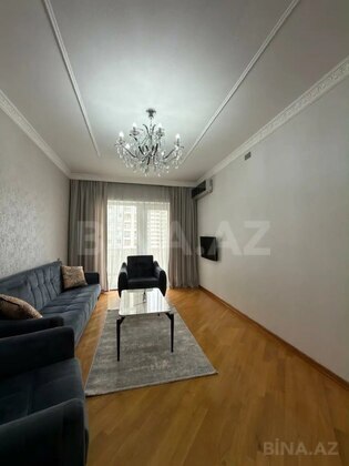 3 otaqlı Köhnə tikili, Həzi Aslanov m., Bakı