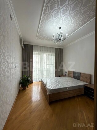 3 otaqlı Köhnə tikili, Həzi Aslanov m., Bakı