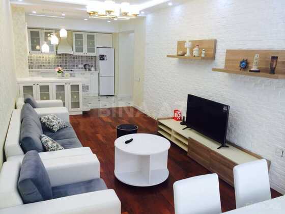 3 otaqlı Yeni tikili, Şah İsmayıl Xətai m., Bakı