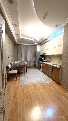 3 otaqlı Yeni tikili, İnşaatçılar m., Bakı