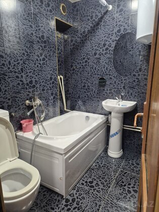 1 otaqlı Köhnə tikili, Elmlər Akademiyası m., Bakı