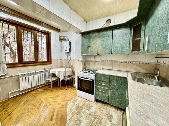 2 otaqlı Köhnə tikili, Gənclik m., Bakı