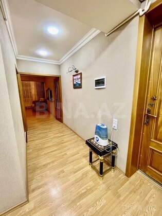 3 otaqlı Köhnə tikili, 28 May m., Bakı