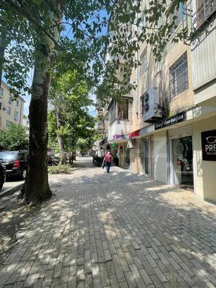 3 otaqlı Köhnə tikili, Elmlər Akademiyası m., Bakı
