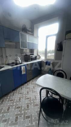 3 otaqlı Köhnə tikili, Qara Qarayev m., Bakı