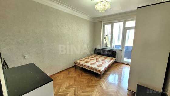 4 otaqlı Köhnə tikili, Azadlıq Prospekti m., Bakı