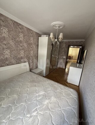 2 otaqlı Köhnə tikili, Elmlər Akademiyası m., Bakı