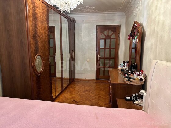 3 otaqlı Köhnə tikili, Elmlər Akademiyası m., Bakı