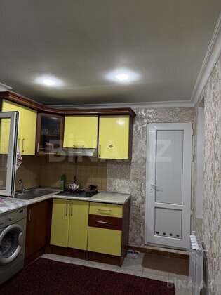 2 otaqlı Köhnə tikili, Elmlər Akademiyası m., Bakı