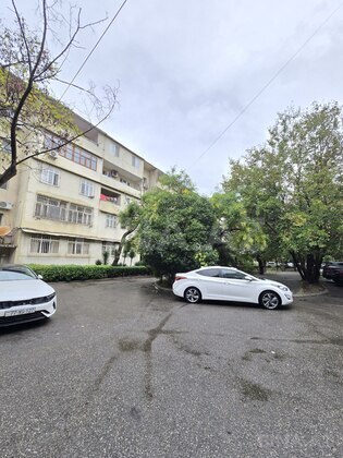 2 otaqlı Köhnə tikili, Xalqlar Dostluğu m., Bakı