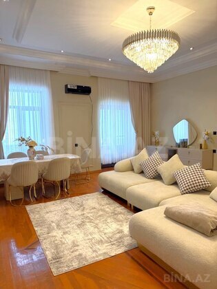 3 otaqlı Köhnə tikili, Bayıl q., Bakı