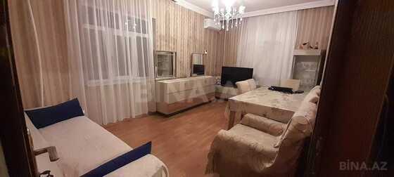 3 otaqlı Köhnə tikili, Yeni Günəşli q., Bakı