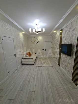 3 otaqlı Köhnə tikili, Bakıxanov q., Bakı