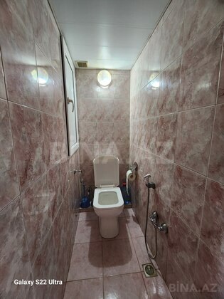 3 otaqlı Köhnə tikili, Qara Qarayev m., Bakı