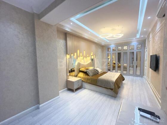 3 otaqlı Yeni tikili, Şah İsmayıl Xətai m., Bakı