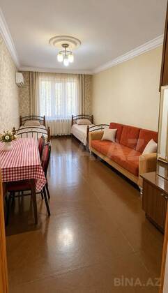 3 otaqlı Köhnə tikili, Həzi Aslanov m., Bakı