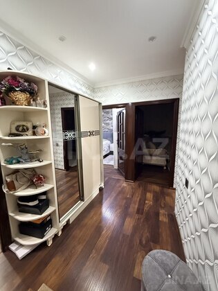 4 otaqlı Köhnə tikili, Bakıxanov q., Bakı