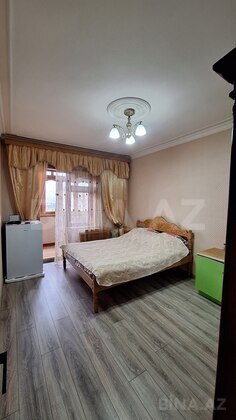 3 otaqlı Köhnə tikili, Xalqlar Dostluğu m., Bakı