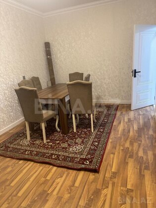 3 otaqlı Köhnə tikili, Həzi Aslanov m., Bakı