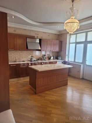 3 otaqlı Yeni tikili, 28 May m., Bakı