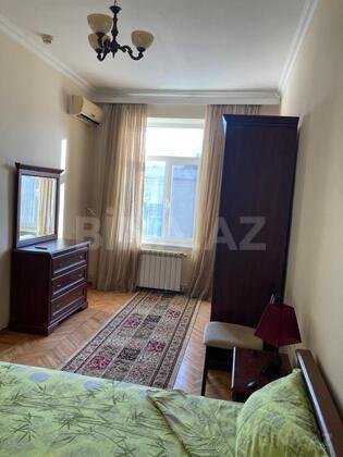 3 otaqlı Köhnə tikili, Sahil m., Bakı