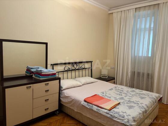 3 otaqlı Köhnə tikili, Sahil m., Bakı