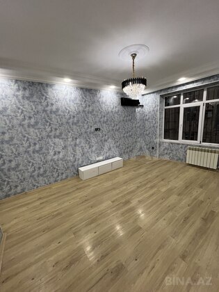 3 otaqlı Köhnə tikili, Qara Qarayev m., Bakı