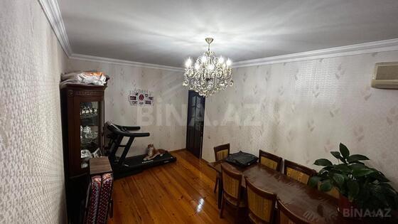 4 otaqlı Köhnə tikili, Həzi Aslanov q., Bakı