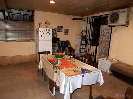 2 otaqlı Köhnə tikili, Memar Əcəmi m., Bakı