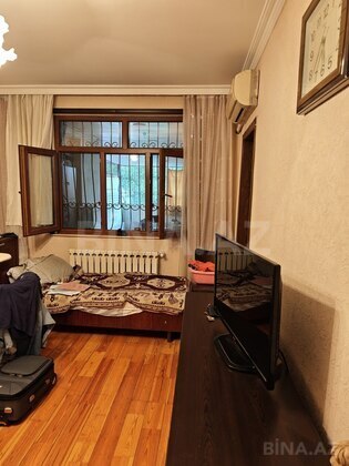 2 otaqlı Köhnə tikili, Memar Əcəmi m., Bakı