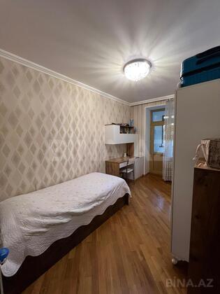 4 otaqlı Köhnə tikili, Bakıxanov q., Bakı