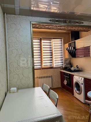 4 otaqlı Köhnə tikili, Bakıxanov q., Bakı