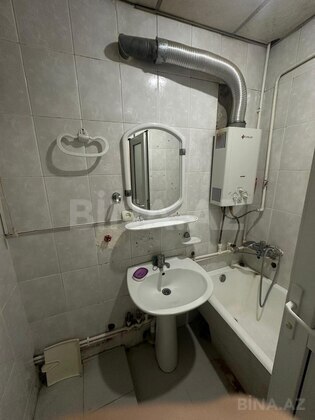 3 otaqlı Köhnə tikili, Neftçilər m., Bakı