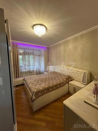 4 otaqlı Köhnə tikili, Bakıxanov q., Bakı
