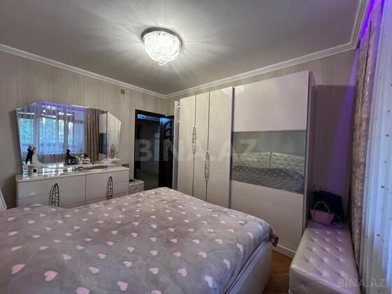 4 otaqlı Köhnə tikili, Bakıxanov q., Bakı