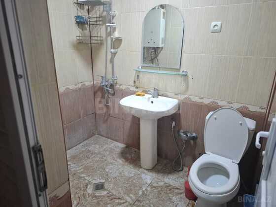 2 otaqlı Köhnə tikili, Neftçilər m., Bakı